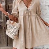 Vestido corto de mujer – Corte evasé – Tejido ligero – Mangas abullonadas – Cuello en pico