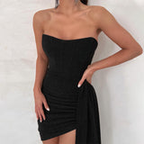 Vestido mini de mujer – Corte ajustado – Sin tirantes – Acabado satinado – Bajo asimétrico