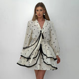 Vestido de dos piezas para mujer: gasa ligera, cintura ajustada, escote en pico y falda con volantes.