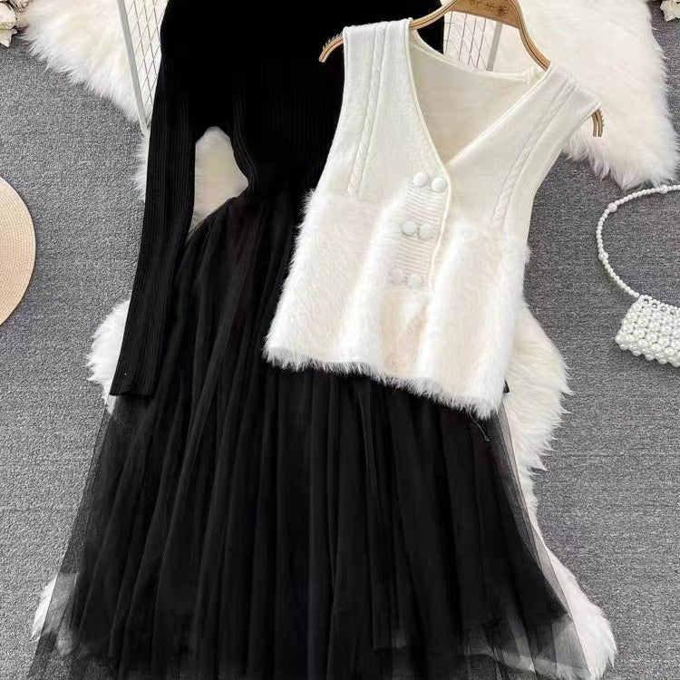 Vestido midi de dos piezas para mujer: top acanalado, falda de tul acampanada y chaleco sin mangas.