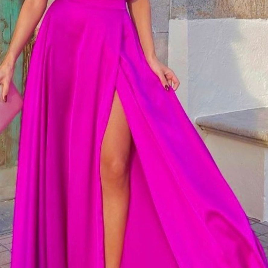 Conjunto de dos piezas para mujer: Top corto con hombros descubiertos y volantes, falda larga de cintura alta con abertura.