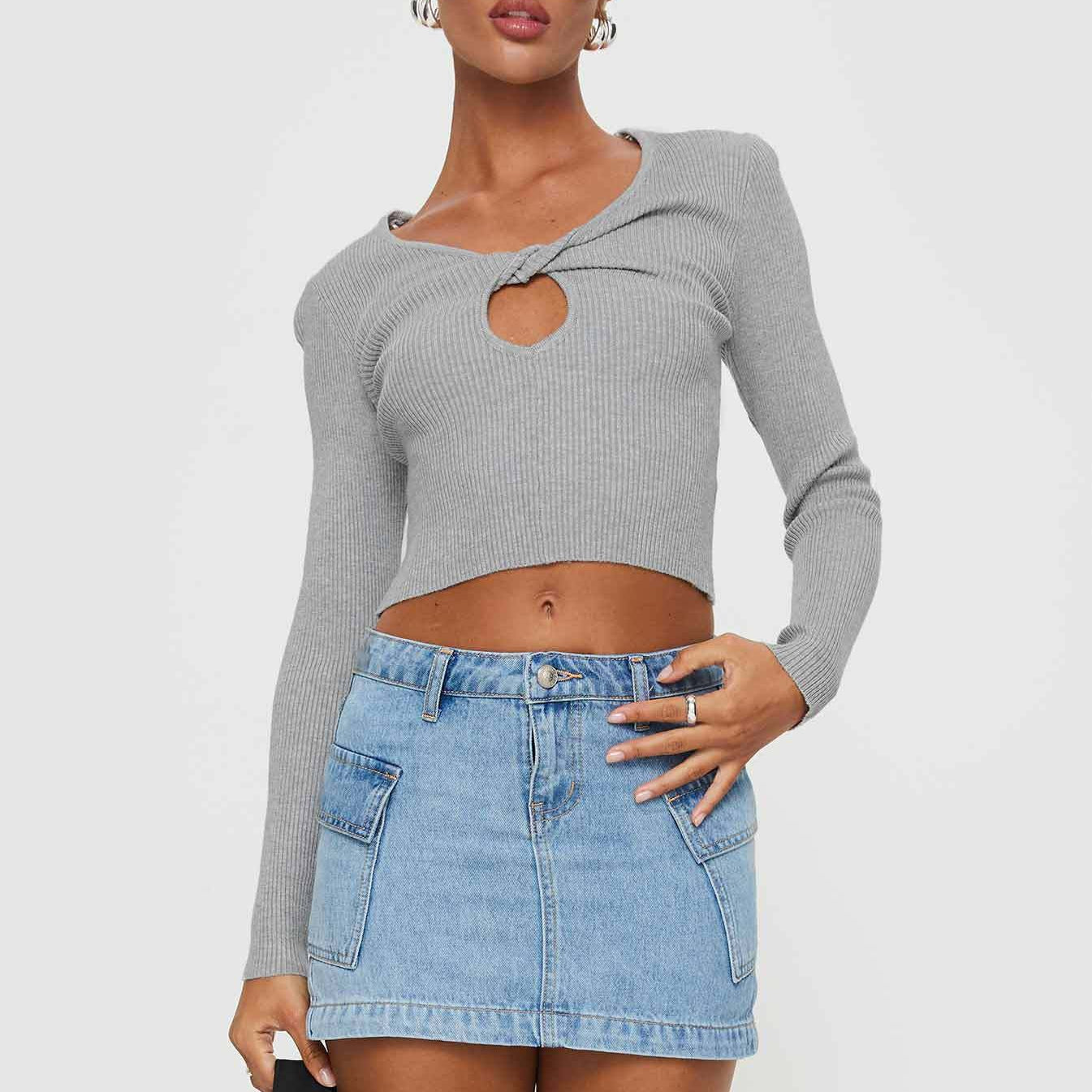 Minifalda de mujer – Corte ajustado – Denim estructurado – Bolsillos delanteros – Cierre con botones