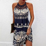 Vestido de mujer con cuello halter – Corte entallado – Detalle de abertura – Estampado de hojas – Mini