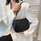Bolso de hombro marrón clásico, elegante, práctico y atemporal para mujer.