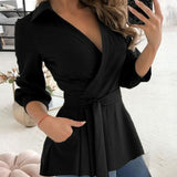 Blusa de mujer – Corte entallado – Mangas largas – Cuello camisero – Cinturón ajustable