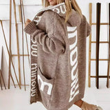 Cárdigan de mujer – Punto de lana – Corte oversize – Capucha – Detalles de letras en jacquard