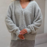 Cárdigan de mujer – Corte oversize – Punto esponjoso – Cuello en pico – Mangas largas abotonadas