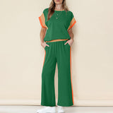 Conjunto de mujer – Tejido ligero – Top de manga 3/4 – Pantalón acampanado 7/8 – Detalle en contraste