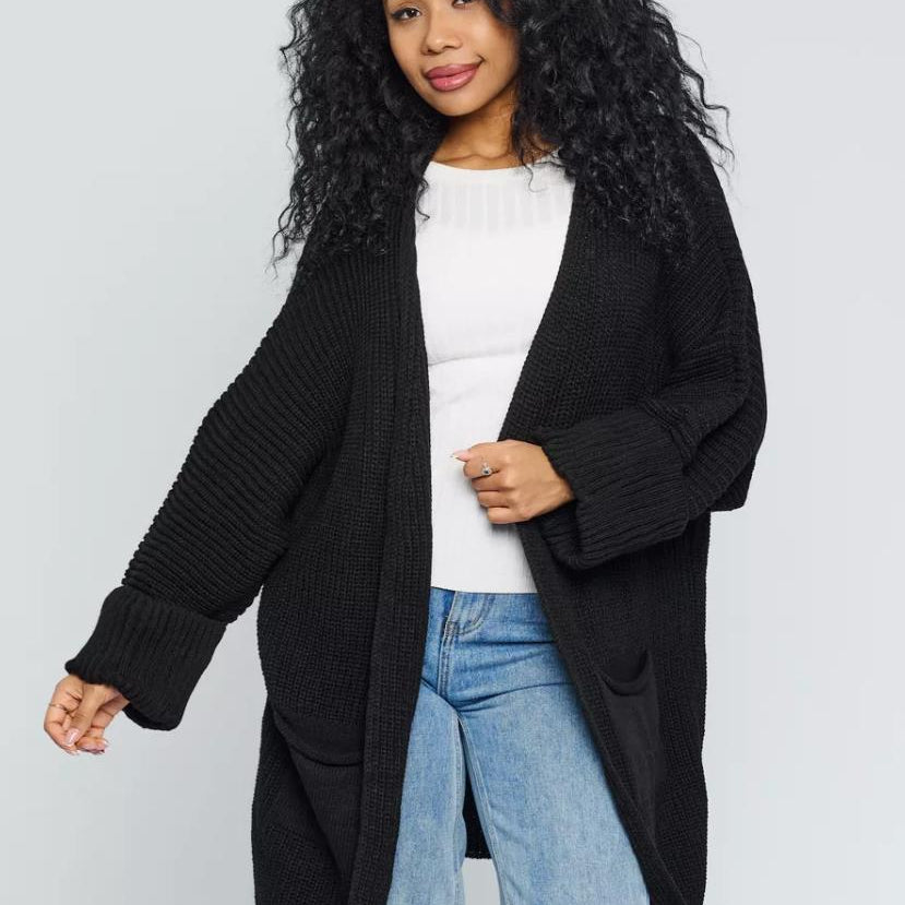 Cárdigan de mujer – Corte oversize – Punto acanalado grueso – Bolsillos delanteros – Frente abierto