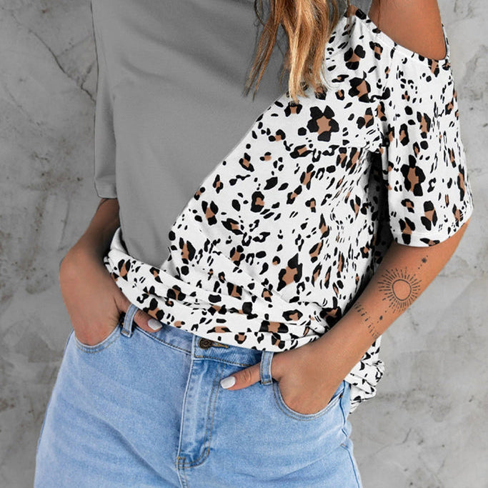 Camiseta de mujer – Corte holgado – Hombros descubiertos – Estampado animal asimétrico