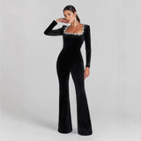 Mono de mujer – Corte entallado – Terciopelo lujoso – Cuello adornado – Mangas largas