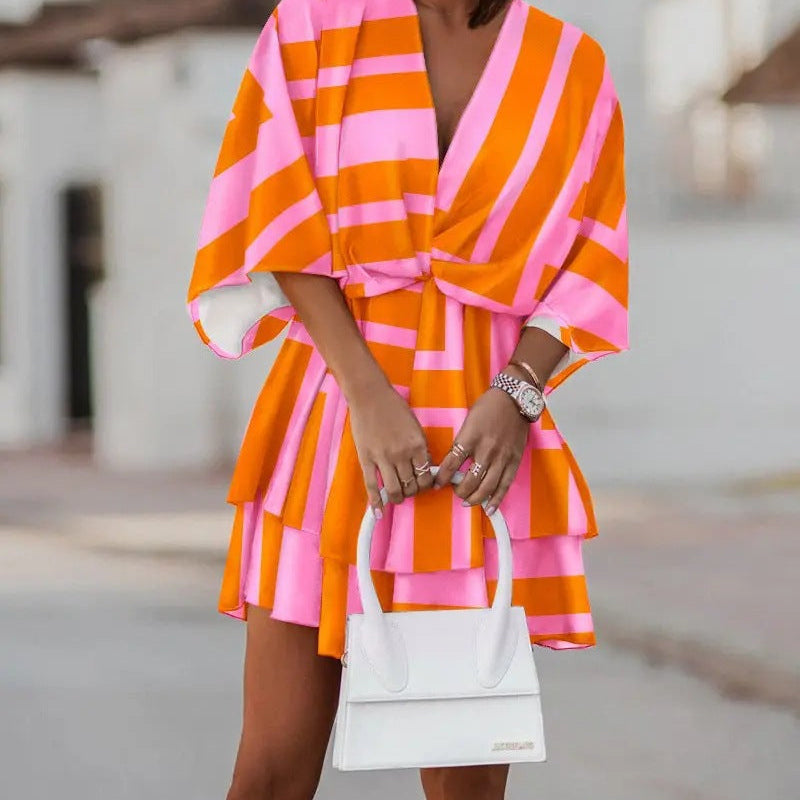 Vestido corto de mujer – Corte holgado – Cuello en V – Mangas murciélago – Estampado abstracto