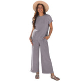 Conjunto de dos piezas para mujer: punto acanalado, camiseta de manga corta y pantalón ancho.