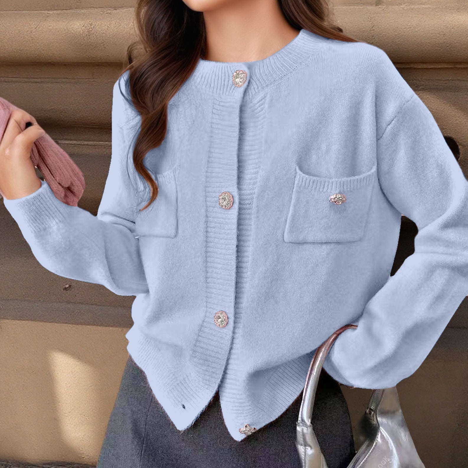 Cárdigan de mujer – Corte holgado – Punto de lana – Botones decorativos – Bolsillos en el pecho