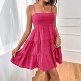 Vestido corto de mujer – Tirantes finos – Cuerpo fruncido – Falda evasé con volantes