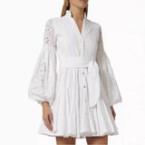 Vestido de mujer – Algodón ligero – Corte en A – Bordado de ojales – Mangas abullonadas