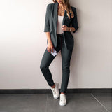 Conjunto de 2 piezas para mujer: Blazer ajustado, tejido elástico, mangas tres cuartos y corte estructurado.
