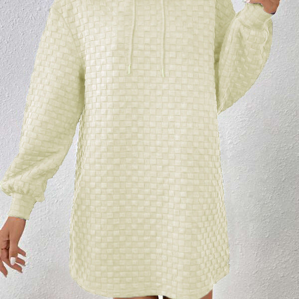 Vestido con capucha para mujer – Corte holgado – Tejido texturizado – Bolsillos prácticos