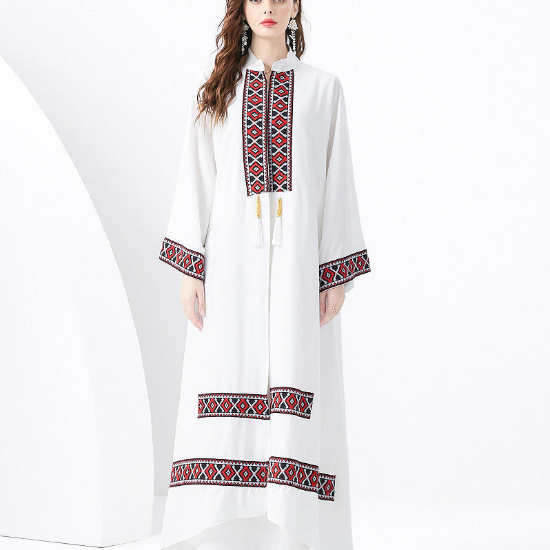 Vestido largo de mujer – Corte fluido – Detalle de tejido étnico con borlas