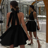 Vestido de mujer – Cuello halter – Espalda abierta – Cintura alta – Elegante corte corto acampanado