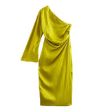 Vestido de satén de un solo hombro para mujer: elegante y sofisticado.
