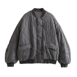 Abrigo de talla grande para mujer moderna, elegante y cálido.