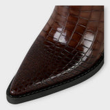 Zapatos con patrón de cocodrilo y elegante tacón