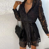 Elegante vestido de encaje: estilo refinado y transpirable.