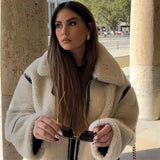 Chaqueta de cuello alto para mujer clásica, cómoda y versátil.