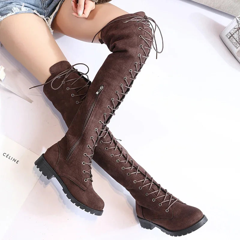 Botas altas para mujer – Acabado efecto ante – Cordones delanteros – Cierre con cremallera – Suela con tacos