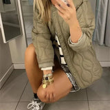 Chaqueta acolchada para mujer elegante, moderna y versátil