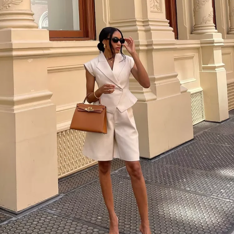 Conjunto de traje para mujer: Top sin mangas con cuello en V y pantalones anchos de cintura alta.