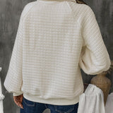 Sudadera de mujer – Corte oversize – Punto texturizado – Cuello camisero – Tapeta de botones
