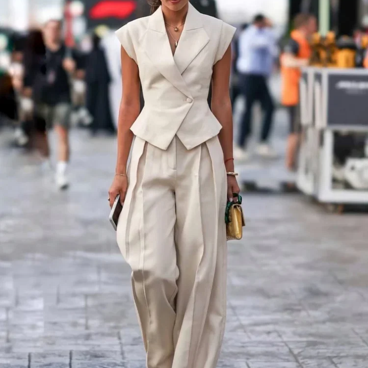 Conjunto de traje para mujer: Top sin mangas con cuello en V y pantalones anchos de cintura alta.