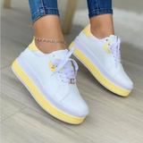 Zapatillas casuales de moda para mujer: estilo con cordones y suela gruesa y cómoda.