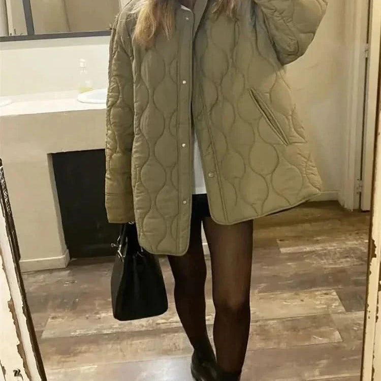 Chaqueta acolchada para mujer elegante, moderna y versátil
