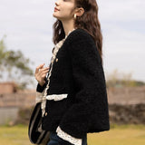 Chaqueta retro de lana con paneles de encaje