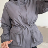Chaqueta impermeable con capucha y cordón, corte holgado, informal, para senderismo al aire libre.