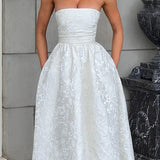 Elegante vestido de noche sin tirantes