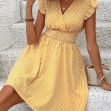 Vestido de mujer - Escote cruzado - Mangas con volantes - Cintura ajustada - Falda acampanada