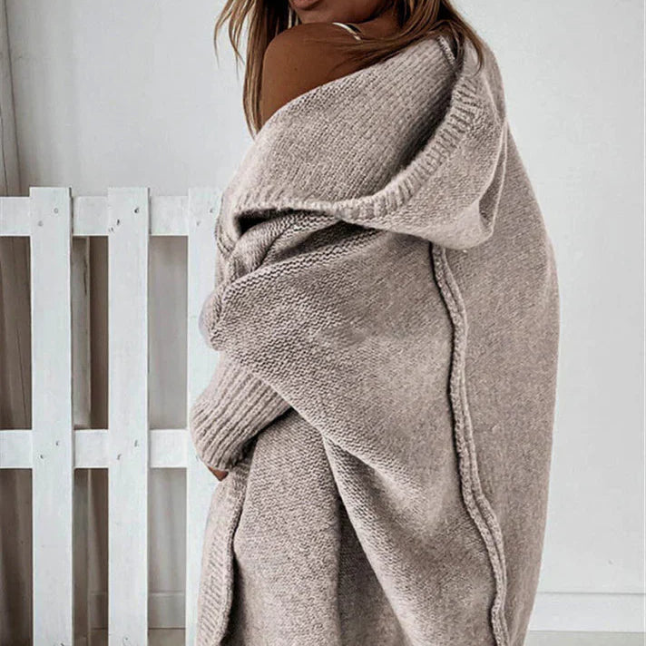 Cárdigan de mujer – Corte oversize – Lana de punto – Abertura frontal – Capucha