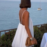 Vestido mini de tirantes liso, plisado y fluido