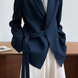 Blazer drapeado de moda con cuello manzana