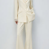 Blazer beige con cintura de encaje