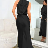 Vestido midi Addison de satén elástico con mangas largas y un encantador...