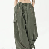 Pantalones cargo verde militar de cintura alta y pierna ancha y paracaídas