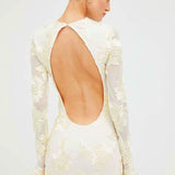 Vestido corto de mujer – Entallado – Bordado floral – Mangas largas – Espalda abierta elegante