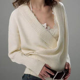 blusa minimalista de punto envolvente
