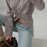 Blusa vintage de ante color caqui con cintura ajustada