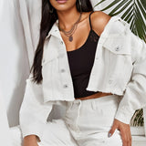 Chaqueta vaquera con bordes sin rematar